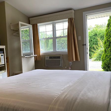 Motel des Cèdres Sherbrooke Esterno foto